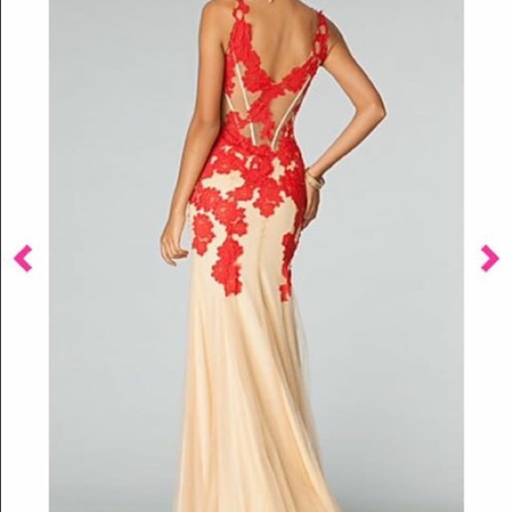 Elegant Red and Cream Lace Prom Dress